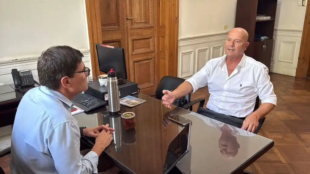 l Ministro de Educación, José Goity, mantuvo un  encuentro de trabajo con el secretario general de la Asociación del Magisterio de la Enseñanza Técnica (AMET), Ernesto Cepeda.