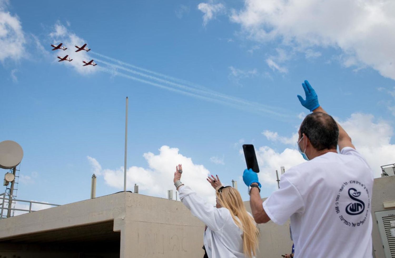 La IAF honra al personal medico por su combate contra el COVID 19