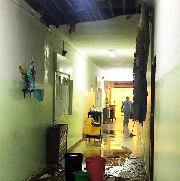 Lluvia causó daños en el hospital y provocó anegamiento de calles