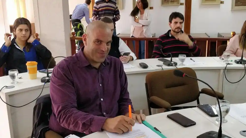 Pinamar: Martín Yeza se fue de vacaciones y De Vito asumió como Intendente interino