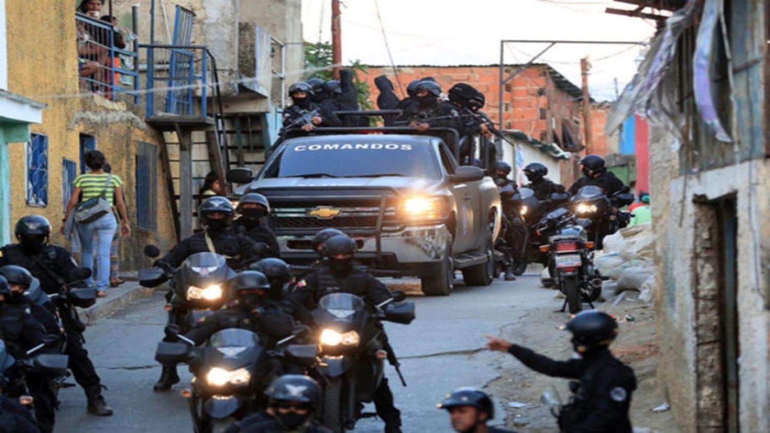 TERROR en La Vega: Al menos 15 fallecidos en enfrentamientos armados