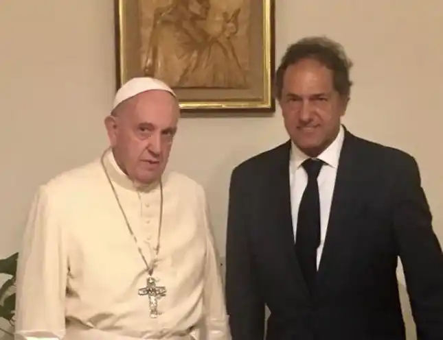 Francisco recibió a Scioli en el Vaticano