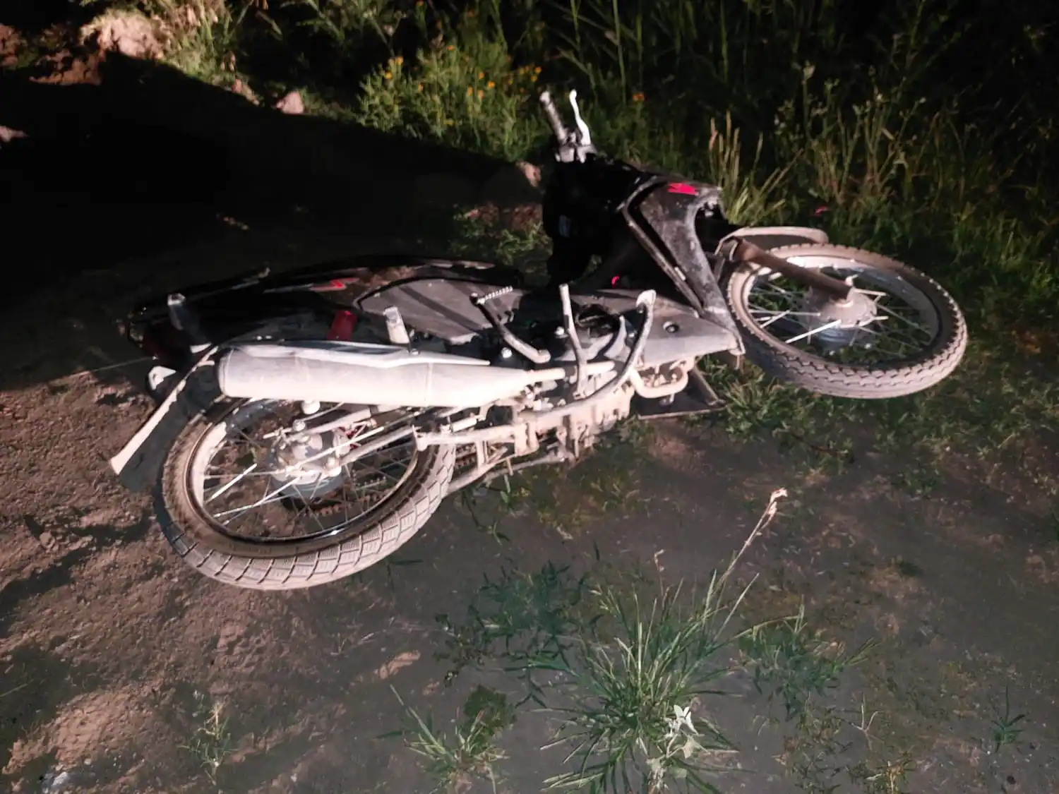 La motocicleta recuperada por la policía.