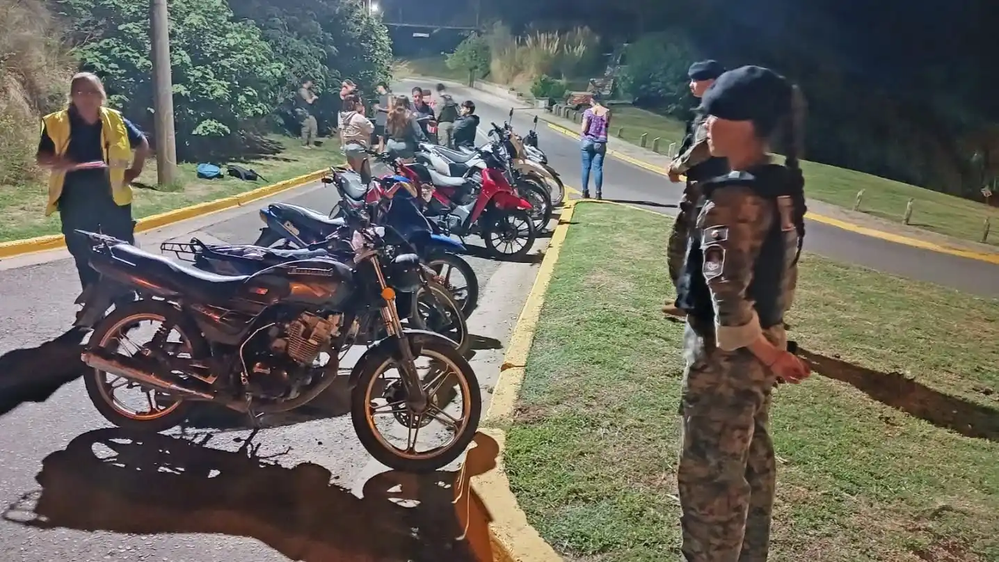Los operativos en 9 de Julio y Rómulo Naón se suceden. Es donde se reúnen motociclistas que "lucen" los caños de escape libres. ¿Y VTV?