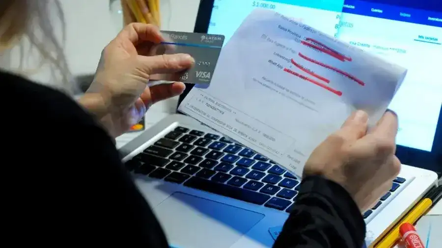 9 de cada 10 empleados estatales está endeudado: el 40% para cubrir necesidades básicas
