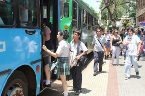 Es ley el boleto gratuito para estudiantes en la Provincia 