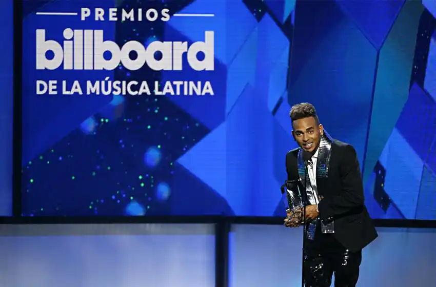Ozuna batió récord en los Premios Billboard: alzó más de diez galardones