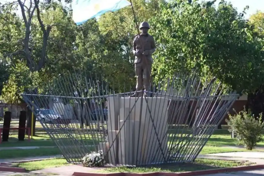 Acto Oficial  para conmemorar los 42 años del inicio de la Guerra de Malvinas