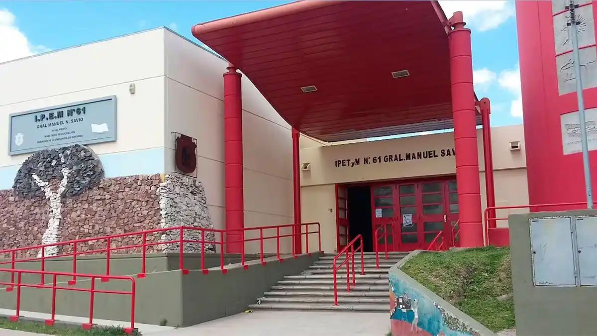 Violencia en una escuela cordobesa: una adolescente atacó a su compañera con un cúter y le provocó dos cortes en el cuello