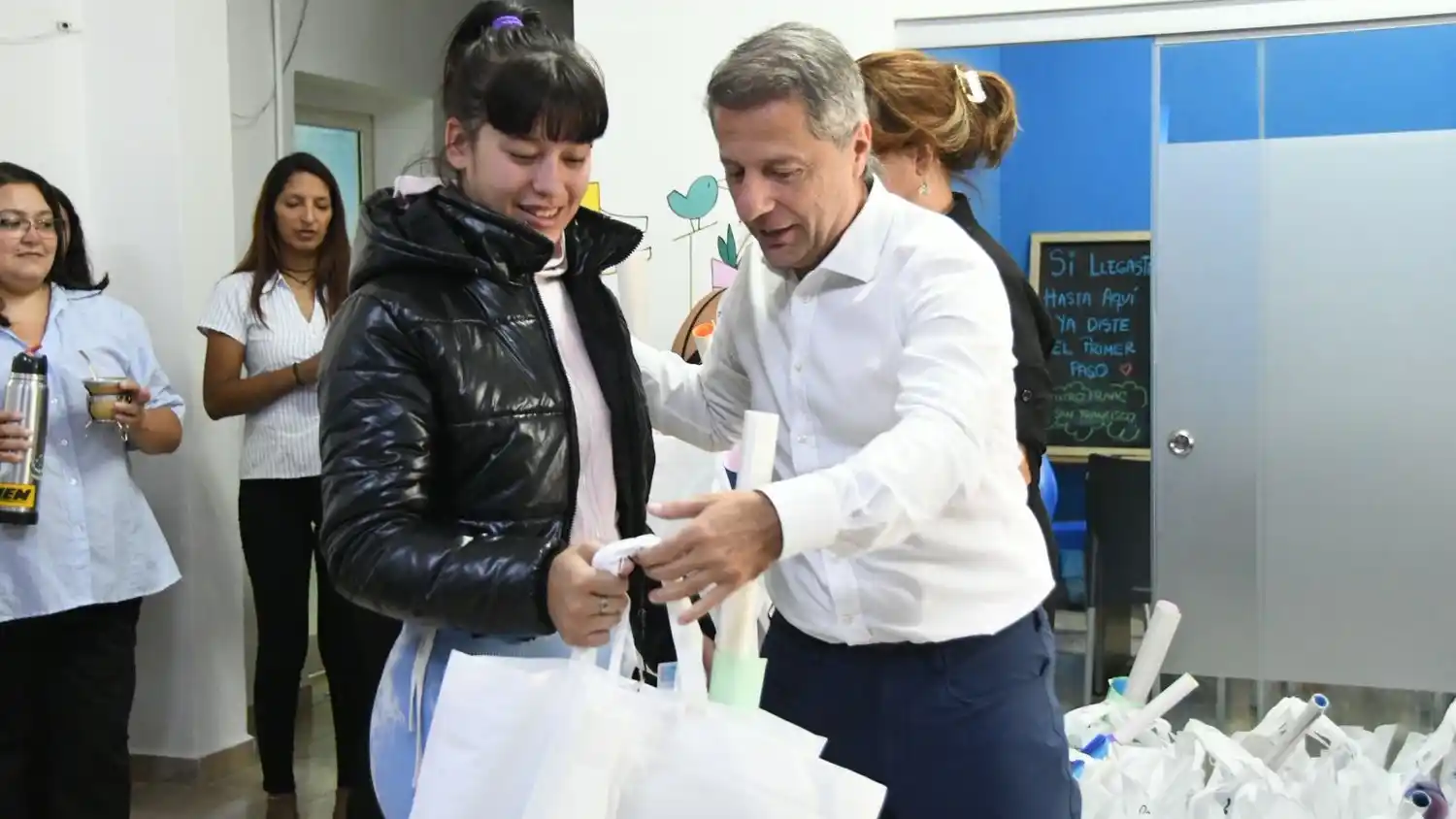 Municipalidad entregó 600 kits escolares y zapatillas en el inicio del ciclo lectivo 2026