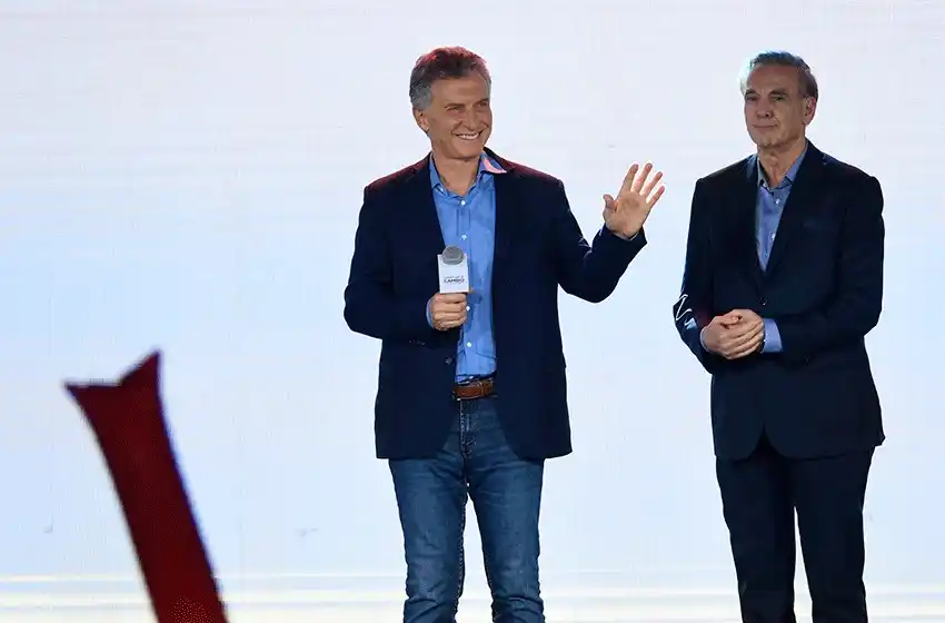 A diez días de terminar su mandato, Macri convocó a una marcha para despedirlo
