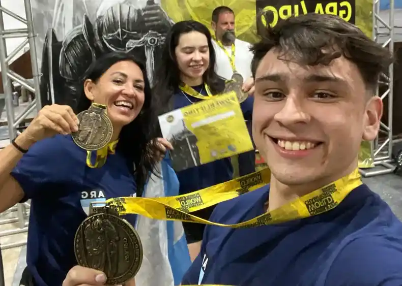 Jóvenes entrerrianos rompieron récords mundiales en Powerlifting