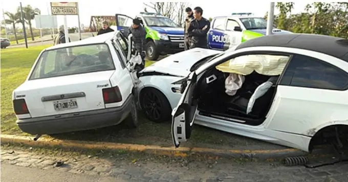 Boca: Centurión chocó tres autos a la salida de un boliche en Lanús