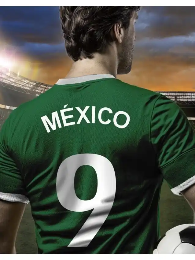 Le preguntaron a la IA quién es el futbolista mexicano más sexy de la historia y esto respondió