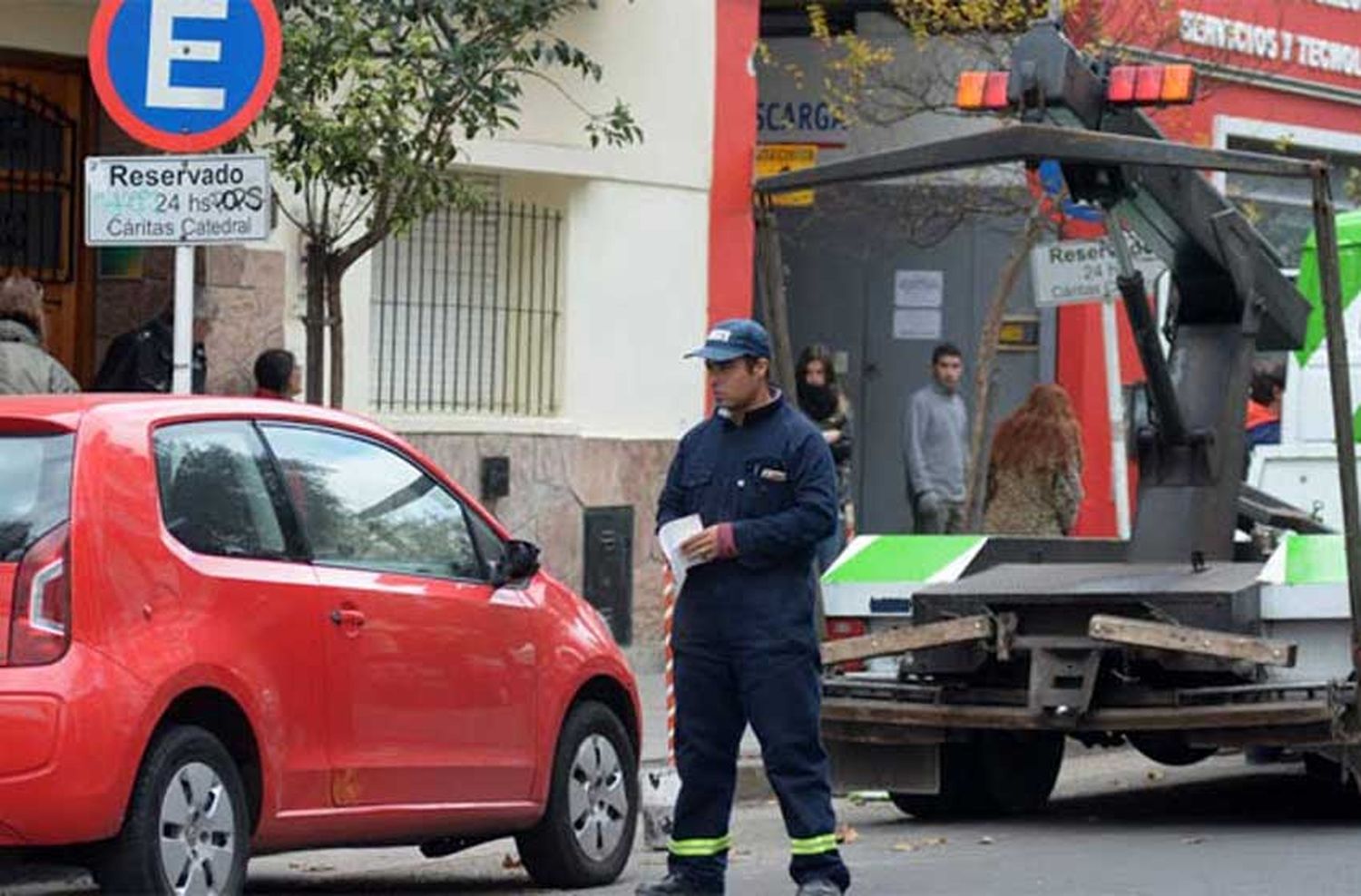 Volvió a fracasar la millonaria licitación por la concesión de grúas