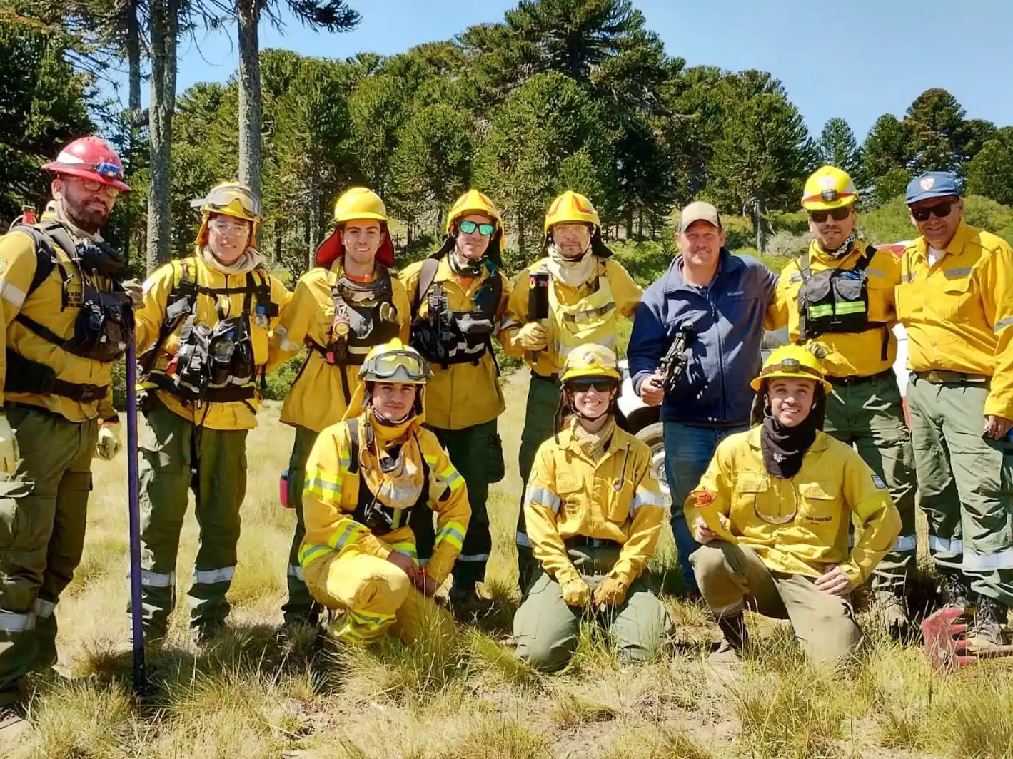 El gobierno provincial destaca la participación de Bomberos en los incendios de Neuquén