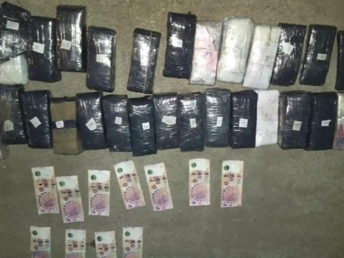 Disparaban a los vecinos y fueron detenidos con $2 millones