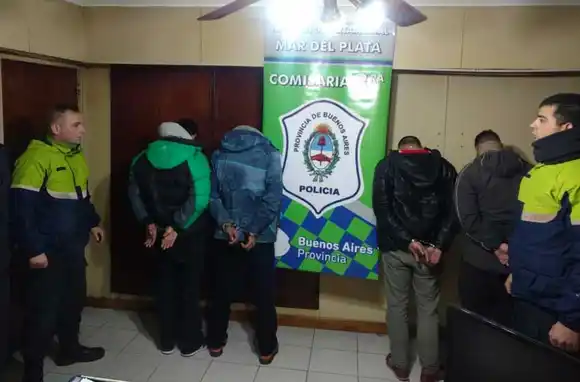 Un herido y cinco detenidos tras persecución y tiroteo en el Puerto