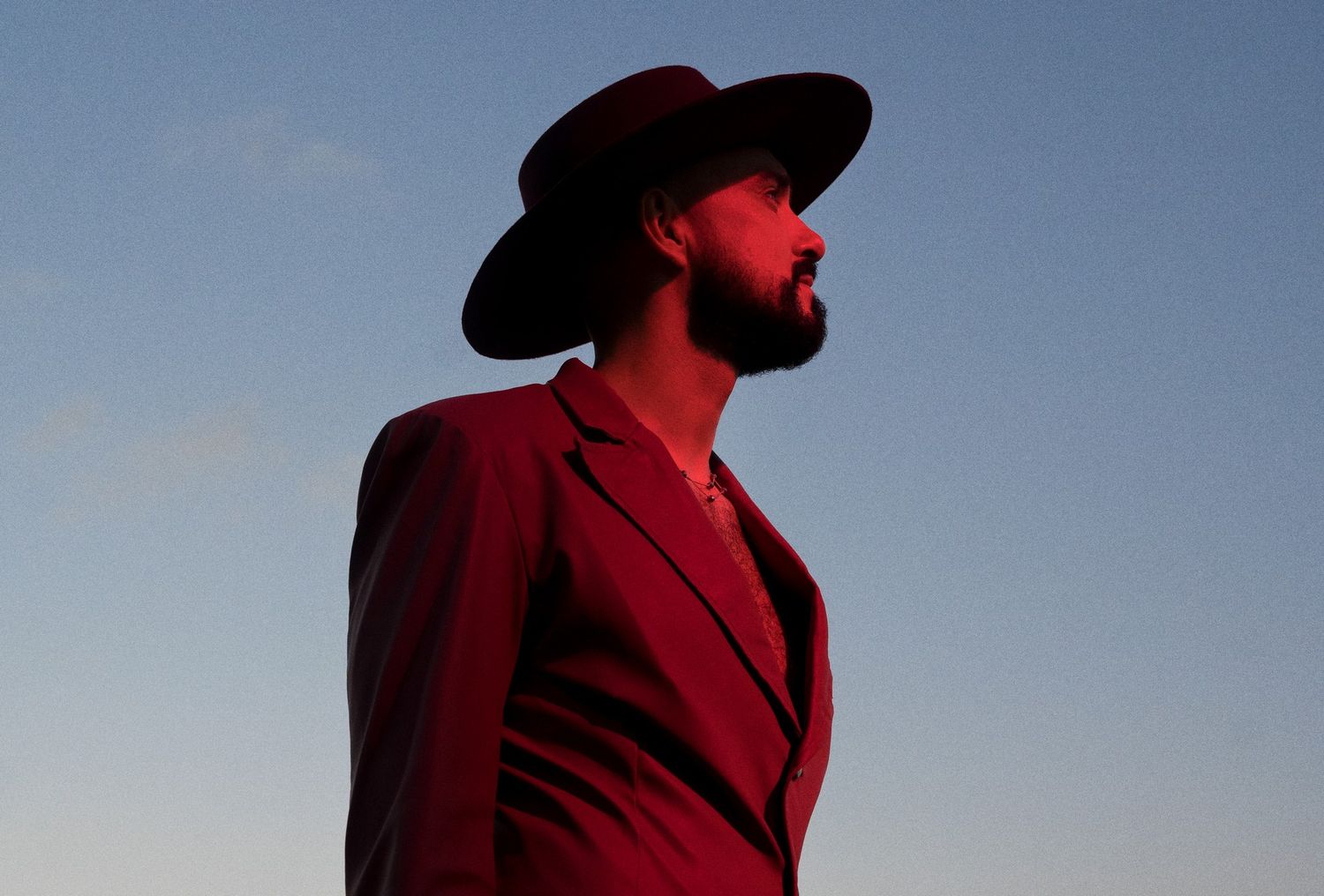 Será un concierto íntimo de piano y voz en el que el artista hará un recorrido por su extenso repertorio.