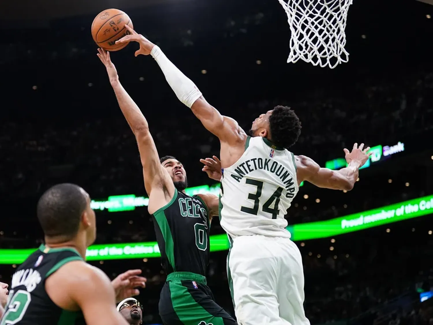 Un rato de Vildoza en la victoria de los Bucks