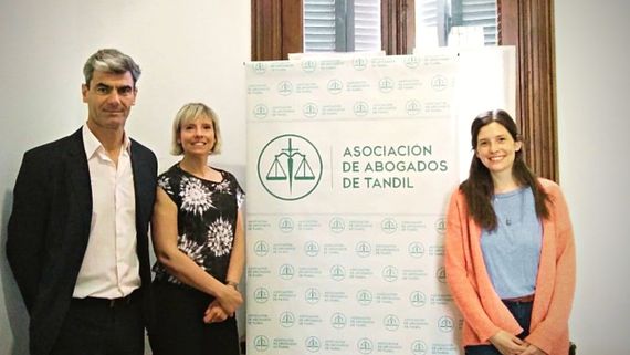 Charla sobre “Propiedad intelectual del derecho de autor a la marca”