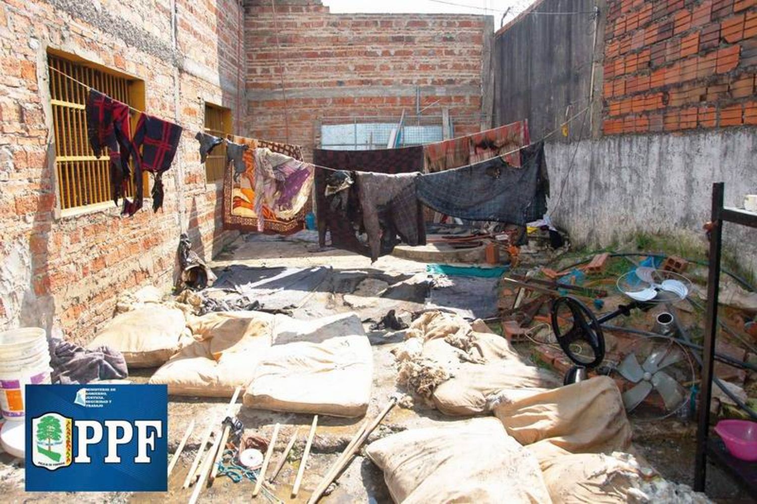 4 detenidos y 2 policías resultaron con lesiones leves en un incendio provocado por un interno