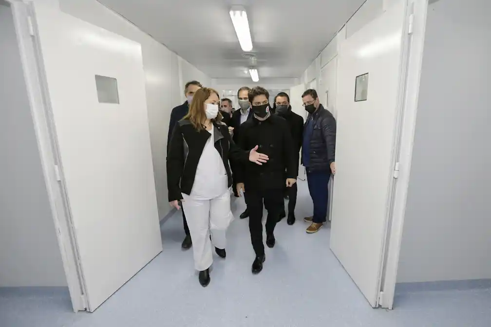 El gobernador Axel Kicillof inauguró obras para un Complejo Penitenciario y destacó que su gestión va a "terminar las obras neutralizadas que otros empezaron".