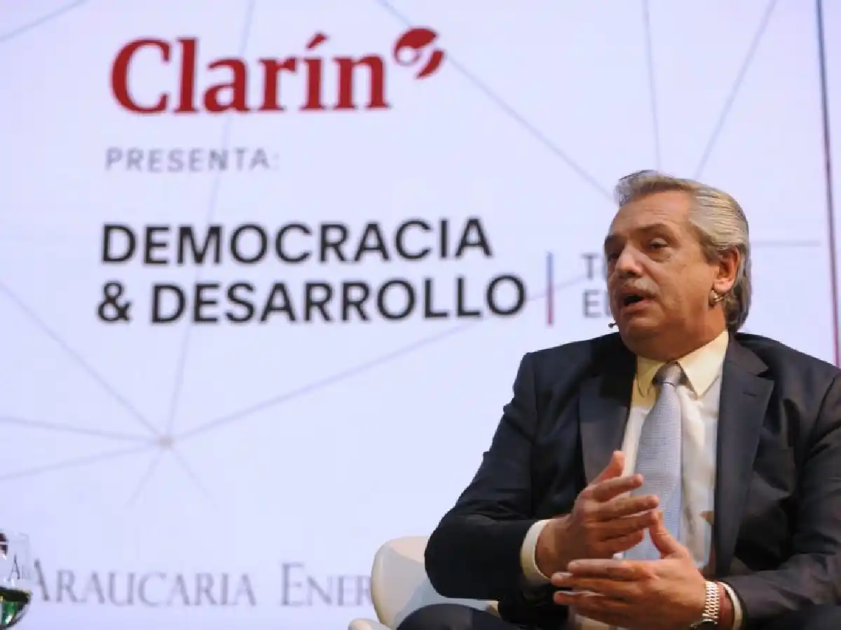 Alberto Fernández cuestionó la tapa de un diario sobre la renuncia de Highton de Nolasco