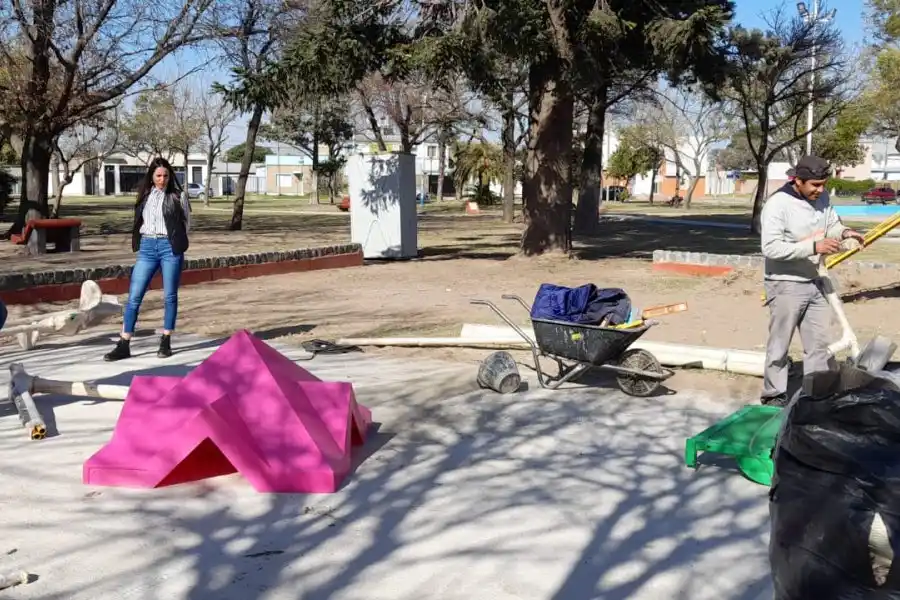 Las mejoras en espacios verdes llegan a más barrios de la ciudad