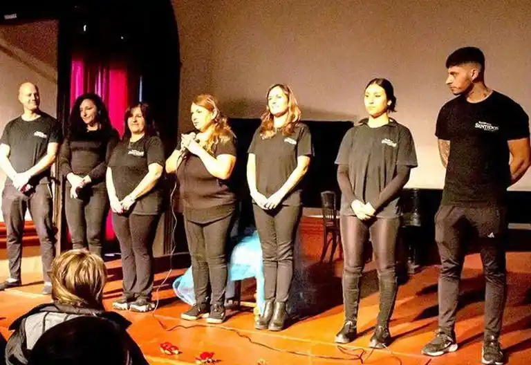 Elenco de la experiencia. En dialogo con el público presente.