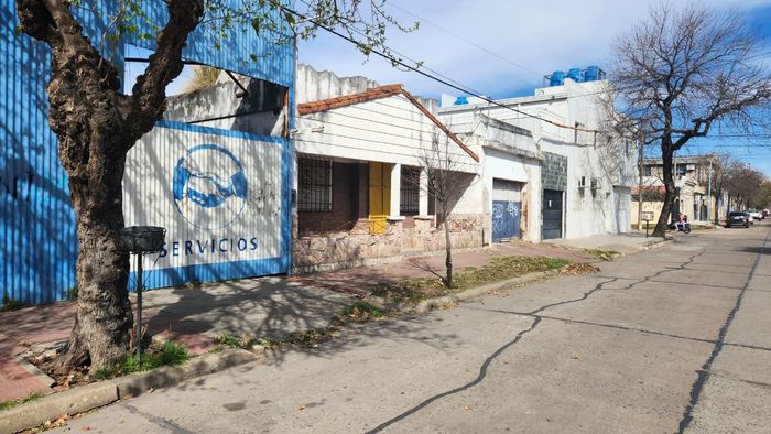 casa abandonada calle Alvear barrio 30 de octubre - 1