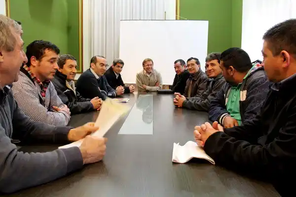 Agencieros, Municipio y Ministerio de Trabajo conformaron una mesa de diálogo