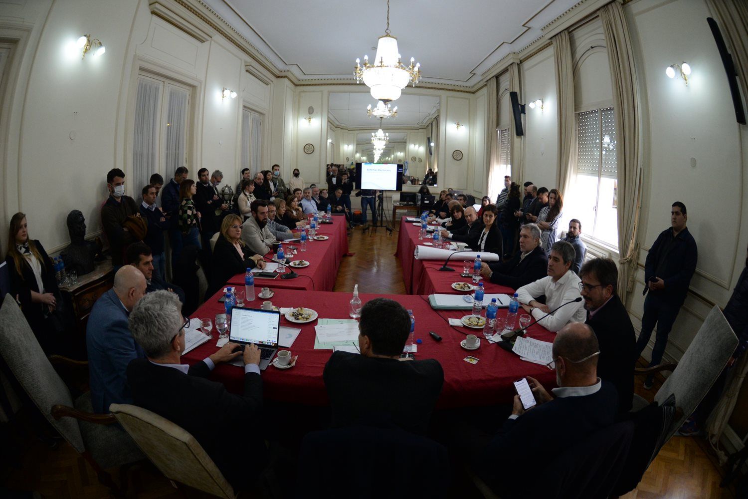 Boleta Única en la provincia de Buenos Aires: Abrieron el debate en comisión del Senado bonaerense