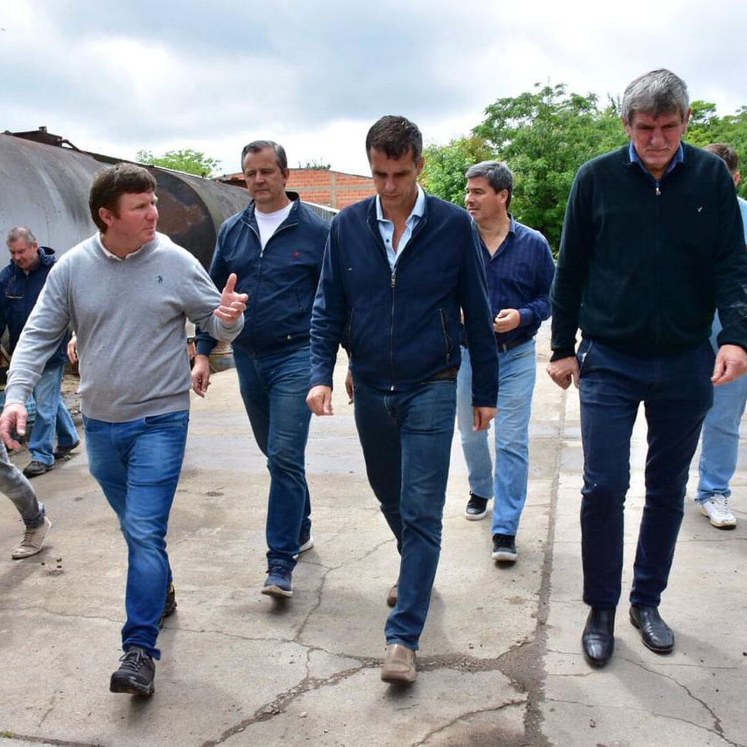 Cresto visitó Aldea Santa Rosa: “El objetivo es conocer las necesidades de los productores”