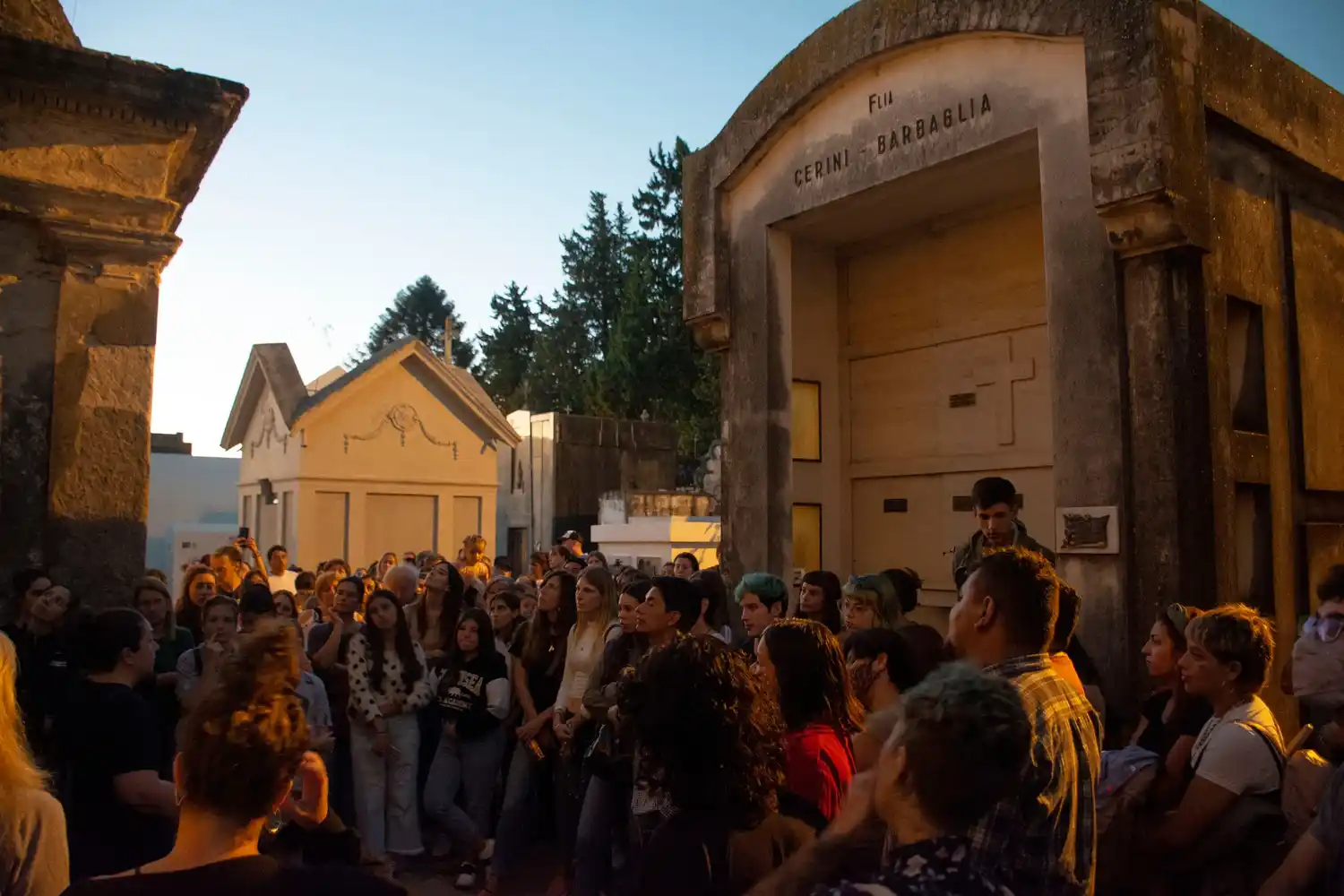 Este sábado continúa el ciclo Atardeceres en el Cementerio