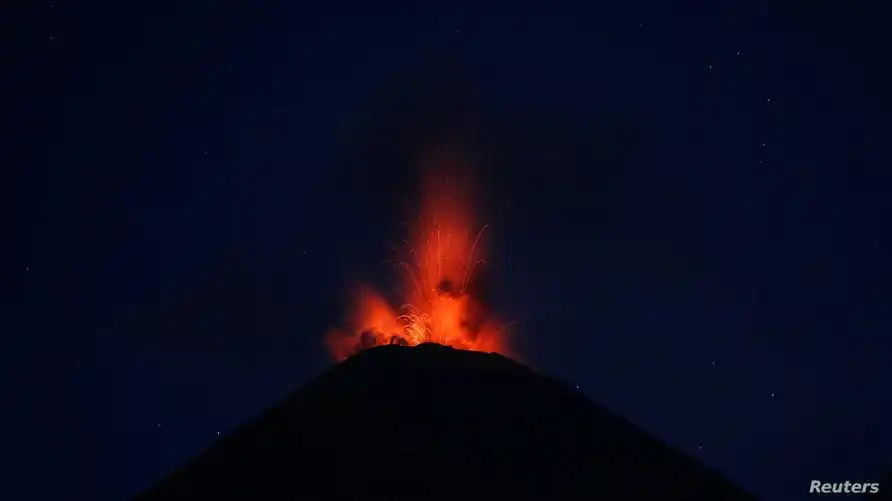Ecuador: actividad de volcán preocupa a zonas de la Amazonía