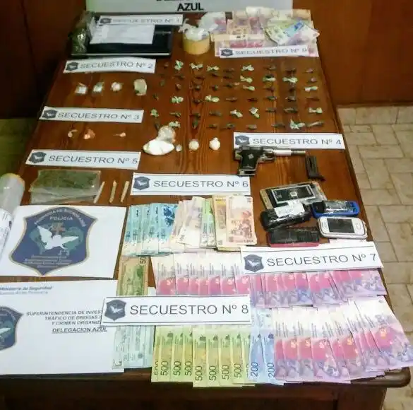 Aprehendieron cinco personas y secuestraron cocaína en siete allanamientos
