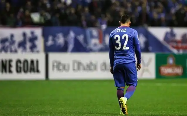 "Tévez está gordo, no puede jugar"