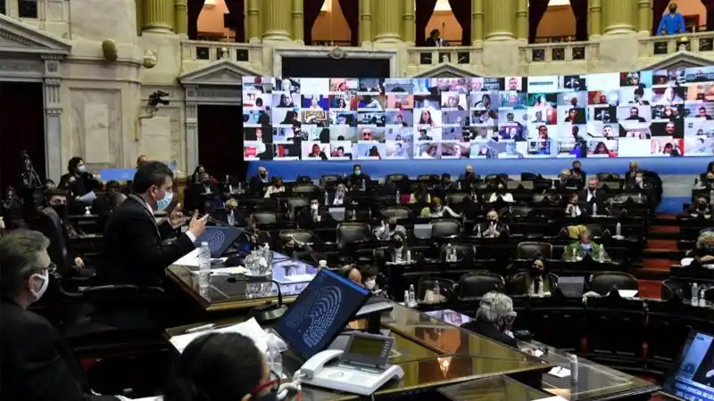 Proponen que se vacune “a la brevedad” a todos los diputados por ser “personal esencial”