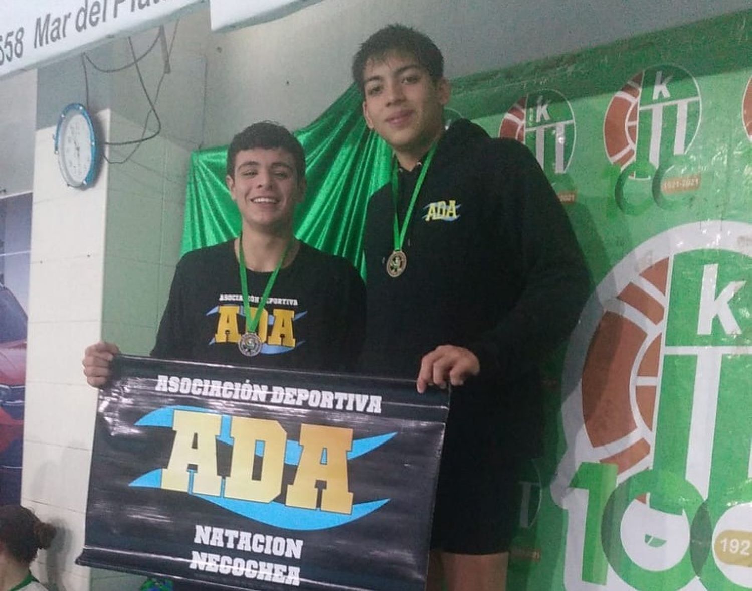 Dos en el podio. Jeremías Taien Torales (primero) y Santino Castellano (segundo)