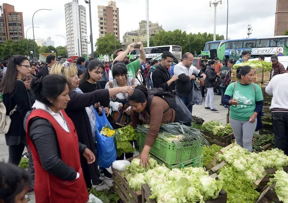 La Policía impidió un «verdurazo» en Plaza Constitución y hubo incidentes
