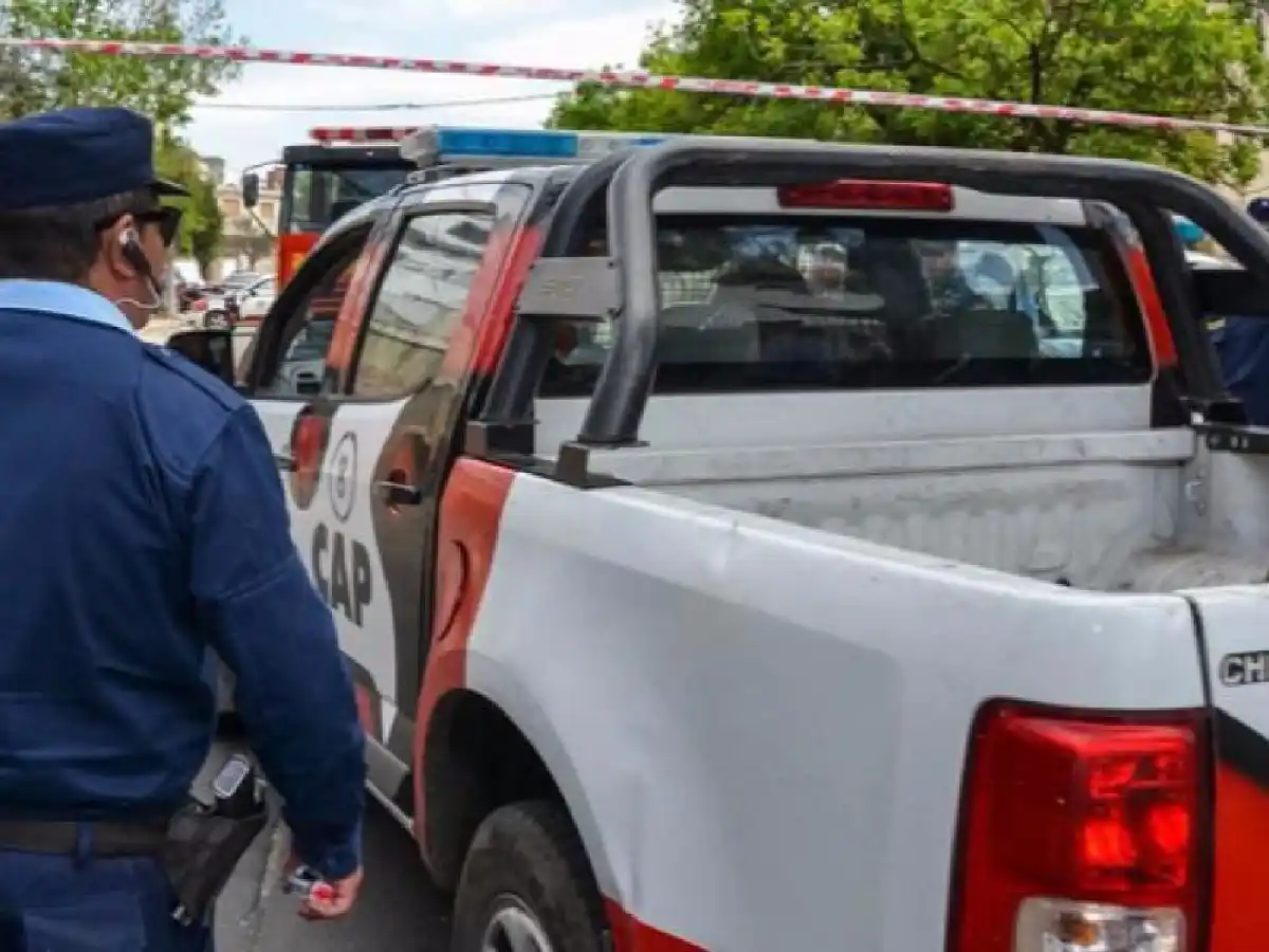 Entró a robar, la dueña de casa se encerró en una pieza, quiso huir pero fue detenido