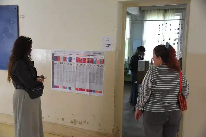 A dos horas del cierre, el 41% del padrón ya sufragó