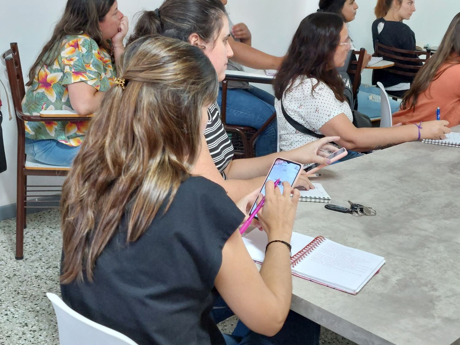 El gobierno local sigue ofreciendo capacitaciones.