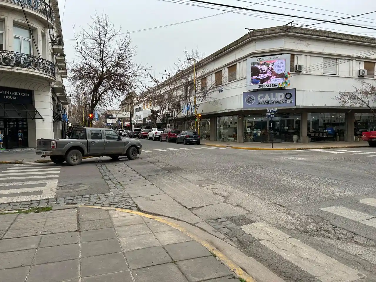 Pese al feriado, los comercios abrieron sus puertas