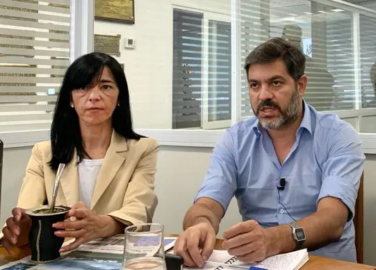 En Ecos Diarios. Andrea Cáceres y el ministro Carlos Bianco