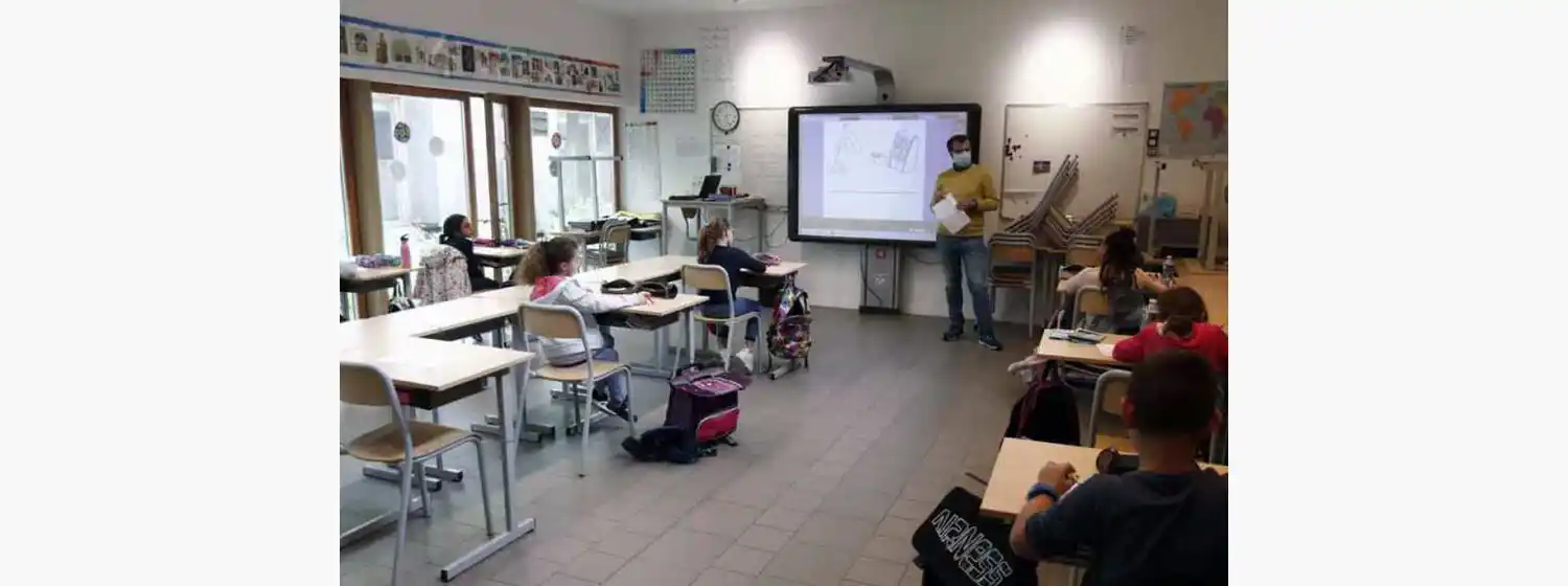 Pese al recrudecimiento del coronavirus, millones de niños vuelven a la escuela en Francia