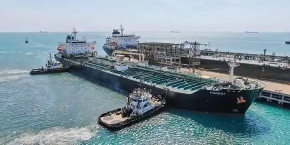 Fiscales federales de EE.UU. piden incautar cuatro barcos que llevan combustible iraní a Venezuela