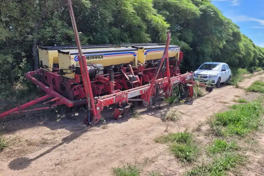 Recuperaron una sembradora vandalizada: está tasada en varios millones de pesos