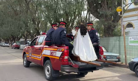 Día de la virgen del Socorro: así fueron la caravana y posterior procesión hasta el templo